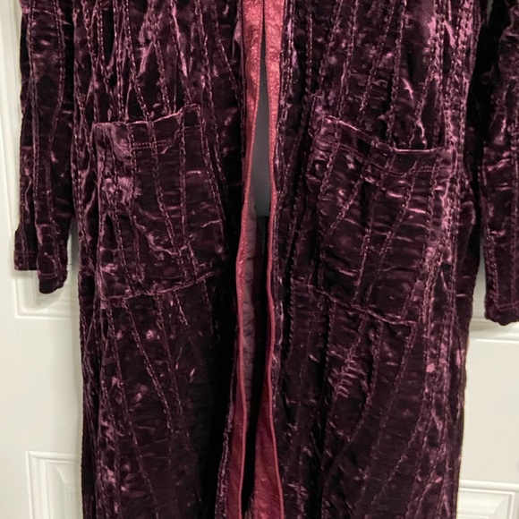 U- Maroon Textured Velvet V-Neck Cardigan - Picture 2 of 10